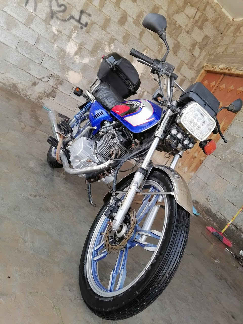 سلام عليكم من رخصت لادمن وافق
سيفان 21 محدث 23 تشغيل سلف نكره وحده كامله كهربائيات كلشي شغال مكان ابو غريب الزيدان سعرها 450 بيها مجال ***********.بيه واتساب
