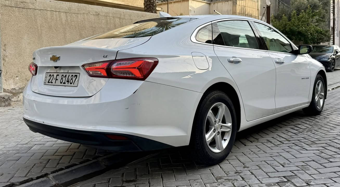 السلام عليكم شوفرليت ماليبو 2022 مواصفات LT بصمة تشغيل كشنات هيتر تبريد قطعتين لايت زنون بك لايت لد محرك 1500 تيربو ماشية 32 الف ميل حادثها بداية البنيد متضرر بسيط نفسه مصلح ومصبوغ رقم اربيل مكان بغداد 
سعر 138 ورقة جاهزة بدون نقص 
للاتصال ***********
