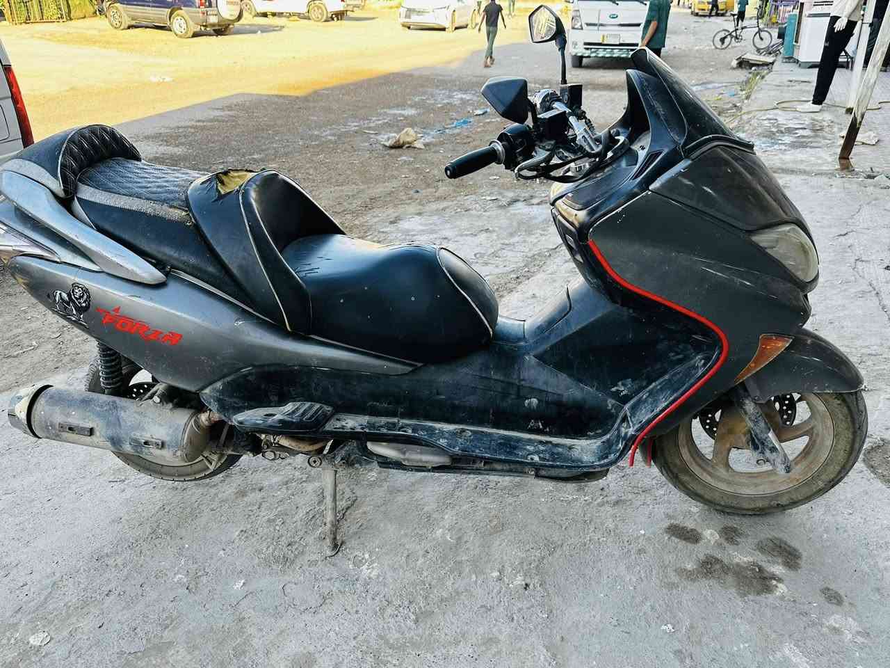 ‏دراجة فورزا08 للبيع دراجة نظيفة وحلوة ومرتبه مثل ما تشوفون المحرك كفالة عامة من الخربطة من التبخير المحرك نظيف دراجة نظيفة مثل ما تشوفون كهربائيات كلها كاملة بالدراجة بسعر مناسب 550 وبيها مجال رقم رقم الهاتف *********** 
‏رقم الهاتف  771 304 4988
