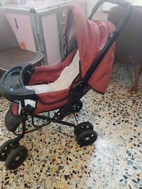 عربة أطفال