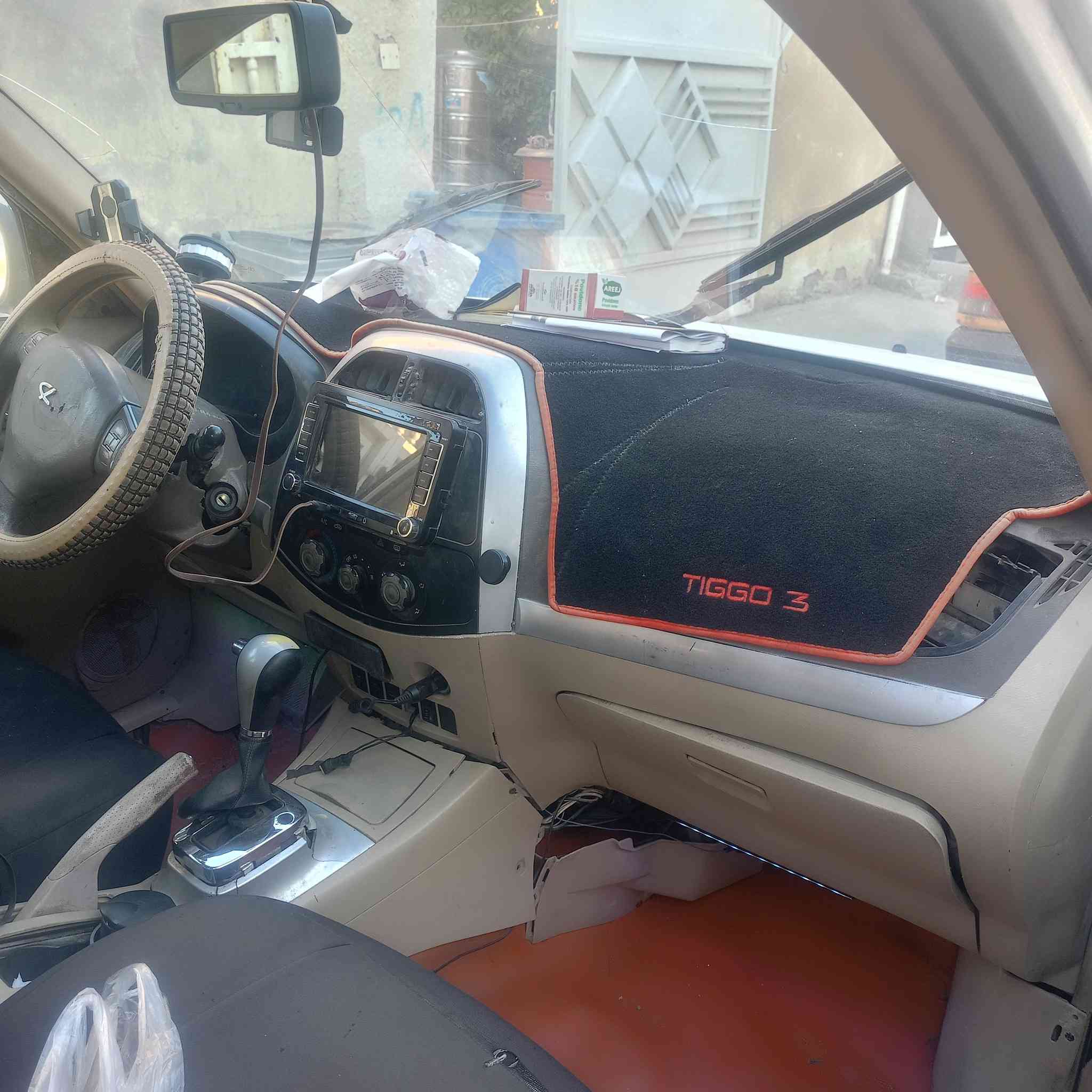 السلام عليكم 
تيكو موديل 2012 الشكل القديم 
محرك وكير كورلا 1800 مكفولات 
السيارة مصبوغة حزام شبيها ضربة ما اعرف اخذتها حزام وابيعها حزام 
كهربائيات تبريد كلة شغال باتري جديد صدر خلفي جديد تخم تاير جديد 
شاشة اندرويد كامرا خلفية حساس رجوع 
للبيع مكانها بغداد الشعب 
رايدها 52وبيها مجال بسيط


**إذا كنت صاحب هذا الإعلان وتريد حذفه لأي سبب، رجاءا أرسل رسالة إلى الدعم الفني**