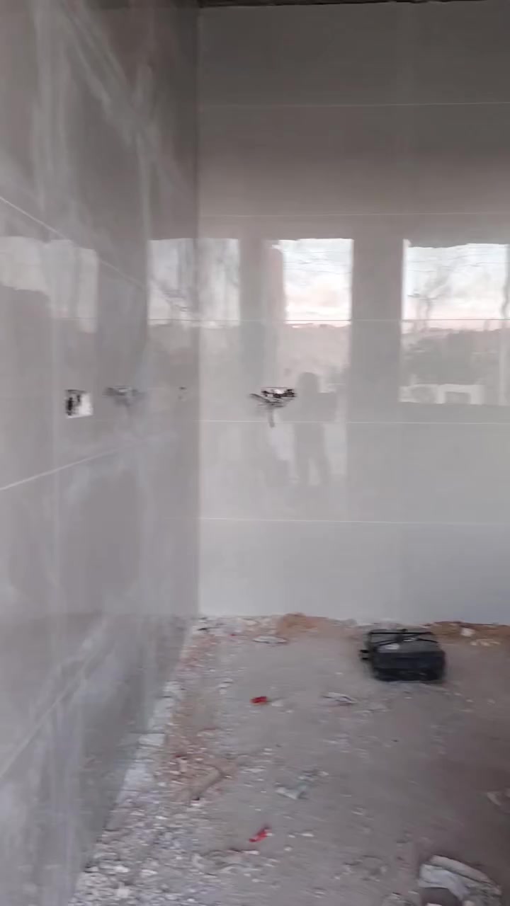 خلفه مصري لتطبيق جميع انواع السيرميك والبورسلين *********** والكاشى والمرمر والبيات ٠
