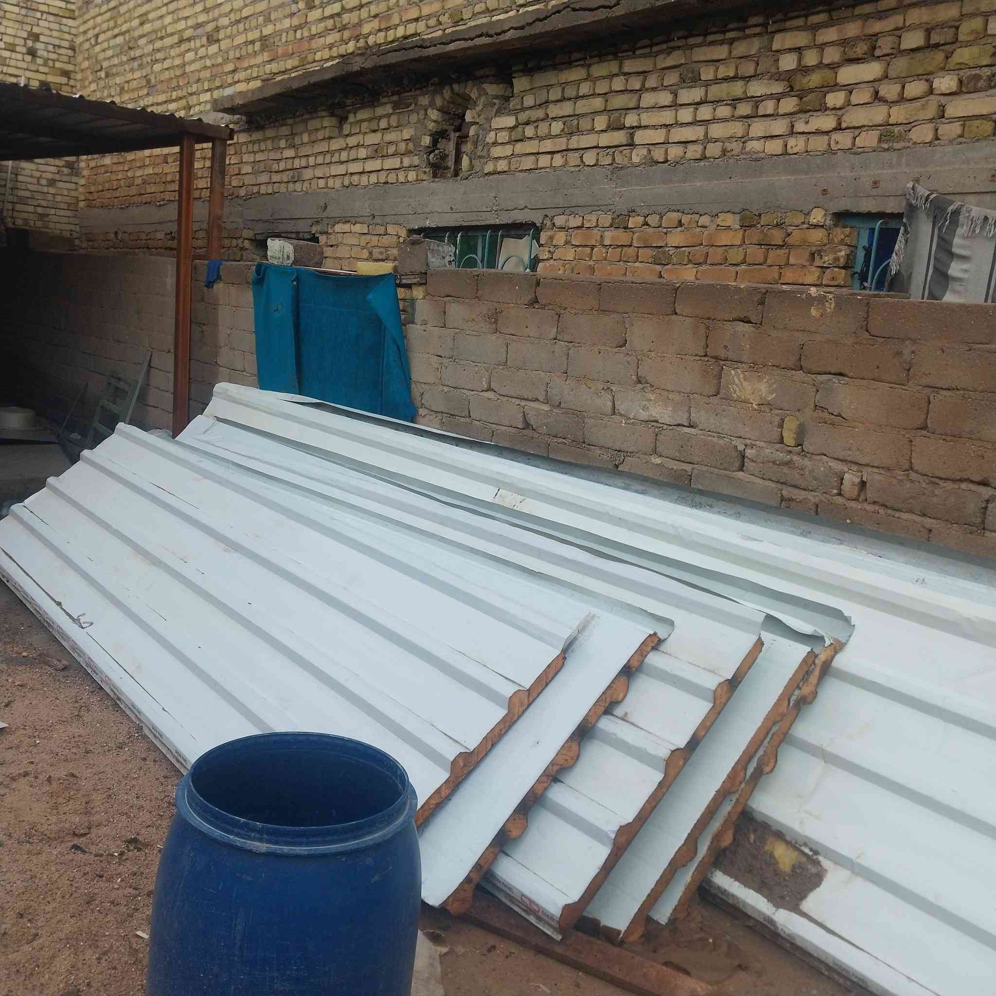 للبيع سندويج عدد ٨ قياس ٦ متر و٤ متر سعر لمتر ب ٨ قفل جديد العنوان ميسان قضاء المجر الكبير ستفسار ***********
