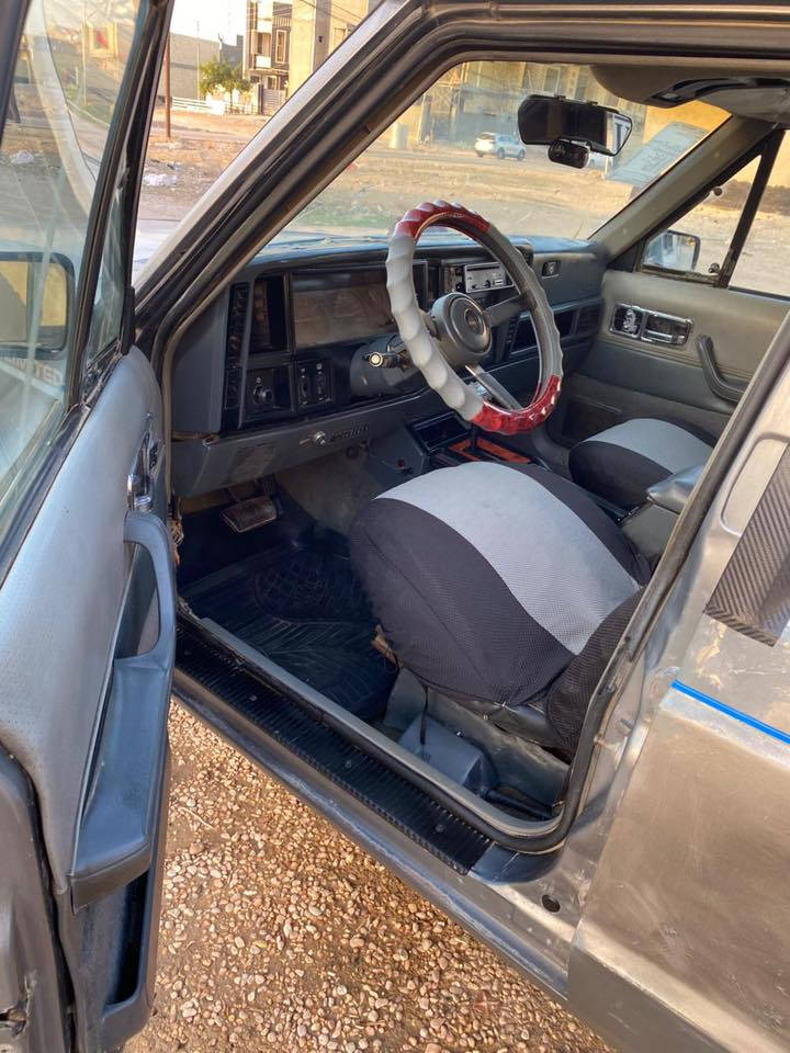 جيب شيروكي موديل 91 فور ويل
محرك 6 سلندر بلادي كير ومحرك زينات 
رقم انبار الماني سنوية 2019 تحويل مباشر 
مكانها الانبار فلوجة السعر 24 وبيها مجال بسيط وماكو هيج نظافة بهيج سعر 
بيها نقص شفت خلفي وجبنة محرك والباقي تجي وتجيك
كاتبلك تفاصيل كاملة رجاءًا لتتصل وتكلي شبيها ماييها 
عجبتك تجي تشوفها وتدلل وتحياتي للجميع 
للاتصال ***********

