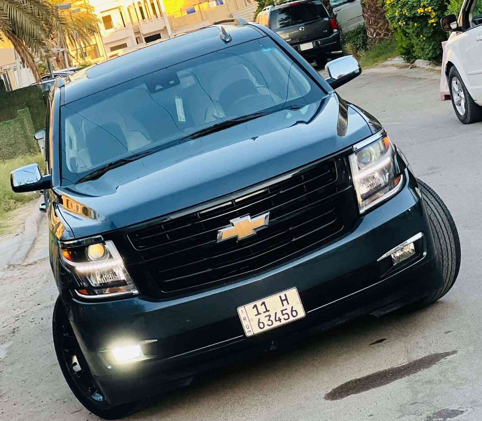 السلام عليكم عندي تاهو ٢٠١٩ رقم بغداد الدولي جديد بسمي تحويل ثاني يوم سنويه وأرقام وهزه كله جديد لل ٢٠٣١ سياره نضيفه وجاهزه مابيها أي نقص حادثها جاملغ فقط وبل عراق 
بيها مكانات صبخ وكلير اثر طخات وشخوط فقط محرك ٥٣٠٠ ادامه كامله سياره فووول مواصفات للأخير 
فتحه سلايد 
٧ اراكب 
٣ قطع تبريد 
داخل منفصل vip
شاشه كاربلاي 
كامره 
حساسات 
منضومه زنون 
كشنات كهرباء 
كشتات جلد 
تدفئه تبريد بل كشنات 
داخل لونين 
4><4 
رادارت 
وبعد بيها هوايه مواصفات معروفه 
سياره نضيفه ومابيها نقص 
مكان السياره بغداد 
عارضها ب ٢٧٥ وبيها مجال للشراي 
وهذا رقمي 
***********
