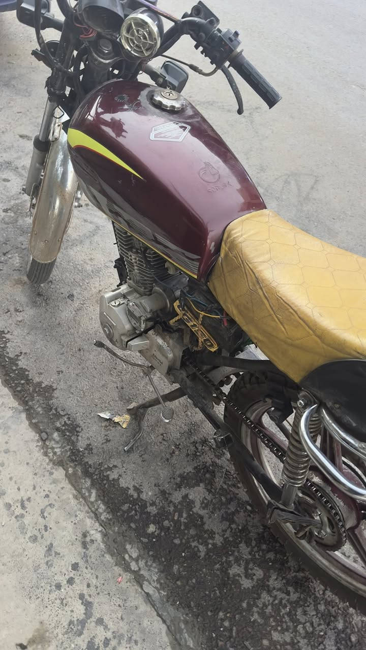 ايراني موديل ٢١للبيع ب.٣٥٠ وبيها مجال بغداد زعفرانيه ***********واتساب موجود
