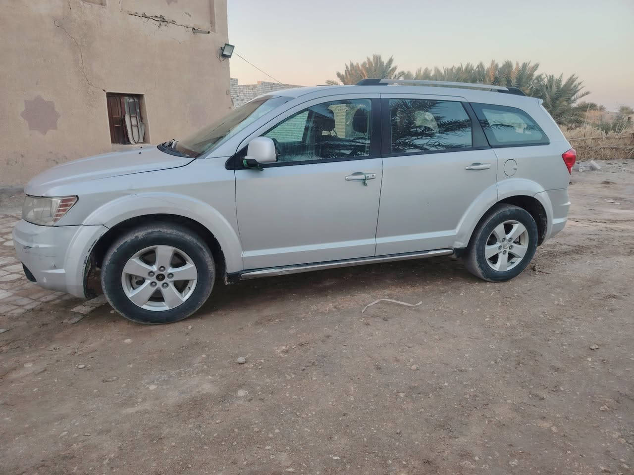 دوج جورني 2014 7راكب فول بصمه مكينه 2400 نضيفه كير نضيف حداديه تخم تاير ضربته خفيفه بس دعاميه اماميه السعر 120
***********
