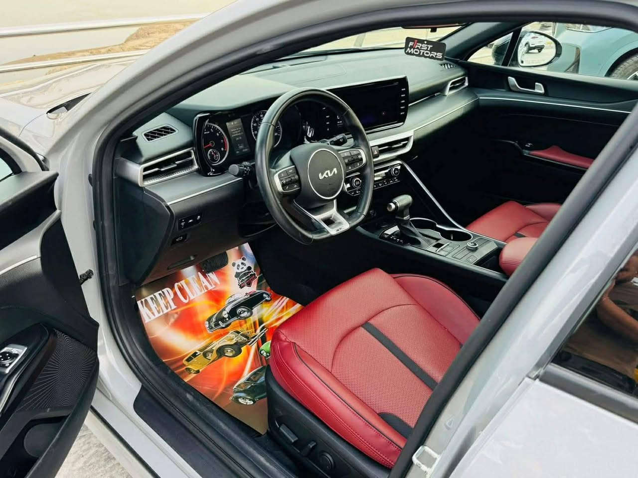 K5 موديل 23 جيتي لاين ماشيه 43ألف مايل حادثها بلمنشور بنيد مبدل جاملغ مصبوغ جاملغ بارد وباب السايق كلير ب امريكا 
للاستفسار اكثر الاتصال بلرقم ***********
سعرها ب 170
