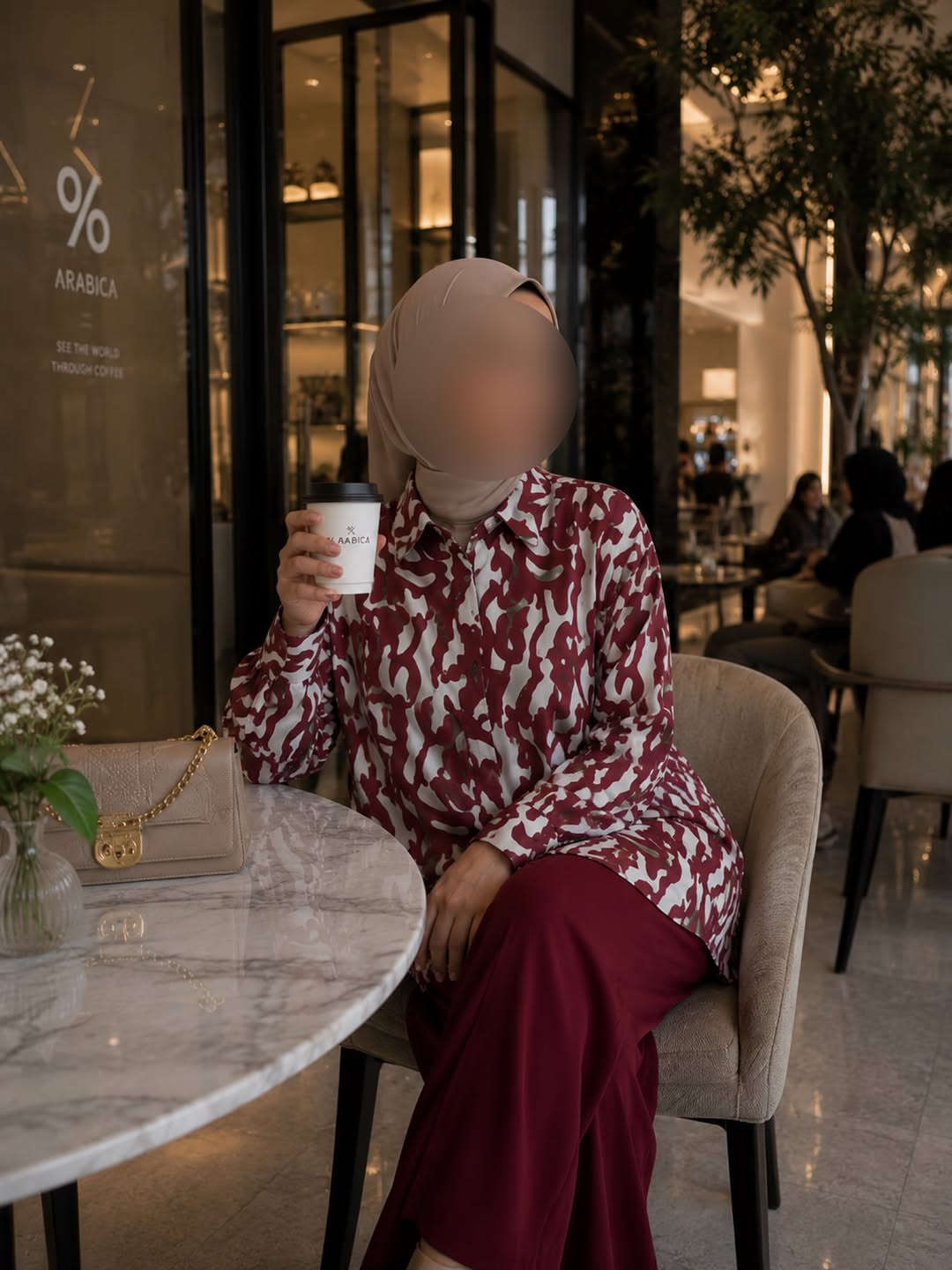 ازياء فاتنة
قميص مشجر  مع الشال هدية 🎁 
قميص كلوش للمحجبات 
موديلات فاتنة… ماتتفوت 
حصراً من ماركة فاتنة 
• مع الشال هدية 🎁 
• طول القميص 80 سم 
• تفصيله مريحة فصال فخم 
• تنطي مظهز انحف باللبس
• ⁠ ✨
قطعة تبقى وياج سنين وما تبطل موديلها 👌

متوفر حالياً بكمية محدودة
راسلينا خاص واحجزي بسرعة قبل النفاذ 💌

#ازياء_فاتنة⁩⁩
قالب راهي 
___________________________ 
🖊️ االــخـــــــاامــة ):-
كريب الريون :- هو احد انواع اقمشة الحرير الصناعي الصيفية الممتازة الي ماسكة نفسها وماتلزك ؏ــلى الجسم ولا يخيل وميحتاج الى كوي
___________________________ 
القياسات القياسات 1/2/3/4 

🌱قياس 1):- 
تلبس وزن من 70 الى 80 كــــيـلـو ⚖️ 
يعني يلبس قياس. 40 . 42. 44 

🌱قياس 2 ):- 
تلبس وزن من 80 الى 90 كــــيـلـو ⚖️ 
يعني يلبس قياس. 46. 48 

🌱قياس 3):- 
تلبس وزن من 90 الى 100 كــــيـلـو ⚖️ 
يعني يلبس قياس. 50 . 52 

🌱قياس 4):- 
تلبس وزن من 100 الى 120 كــــيـلـو ⚖️ 
يعني يلبس قياس. 54. 56. 58 

_______________________ 
ســــعـــر  القميص بـــ 40 الفــــﮯ 
مع الشال هدية 🎁 
_______________________ 
للحجز والاستفسار المراسلة ؏ــلى الواتساب :- ***********
***********
