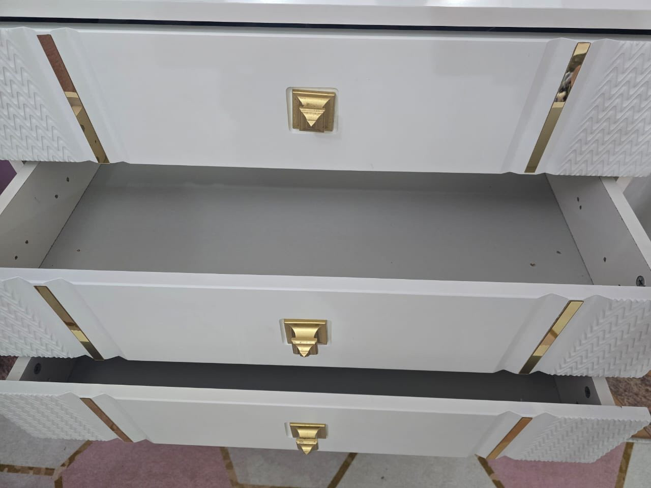 بحالة جدا جيدة
مثل ما موضح بالصور 
سعرة 50


**إذا كنت صاحب هذا الإعلان وتريد حذفه لأي سبب، رجاءا أرسل رسالة إلى الدعم الفني**