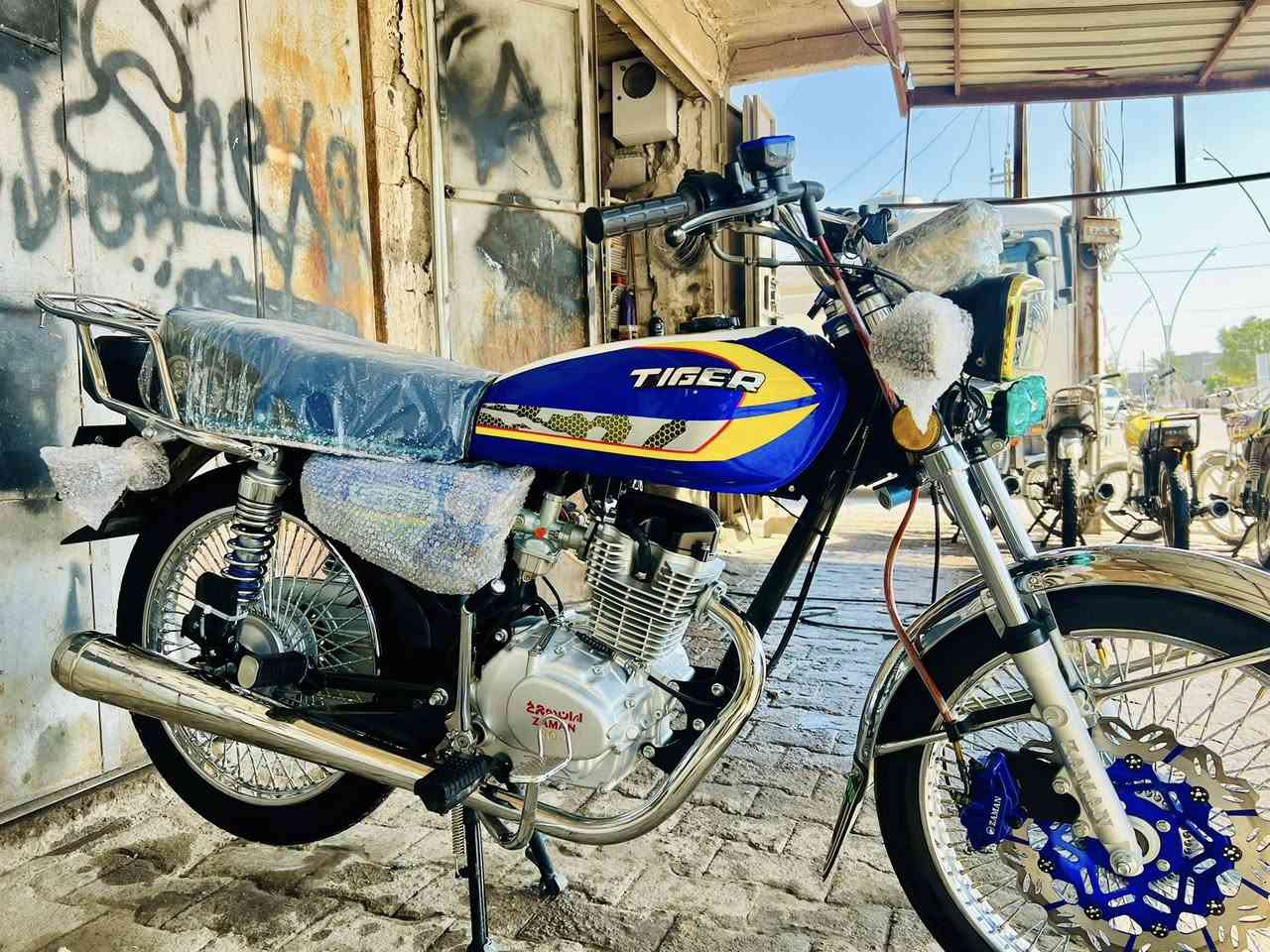 ماطور ￼ ‏للبيع ￼ مودیل2025  كهاربيت شغال ‏أي شي ما بي عيب محرك شرط  راقم موبايل***********
