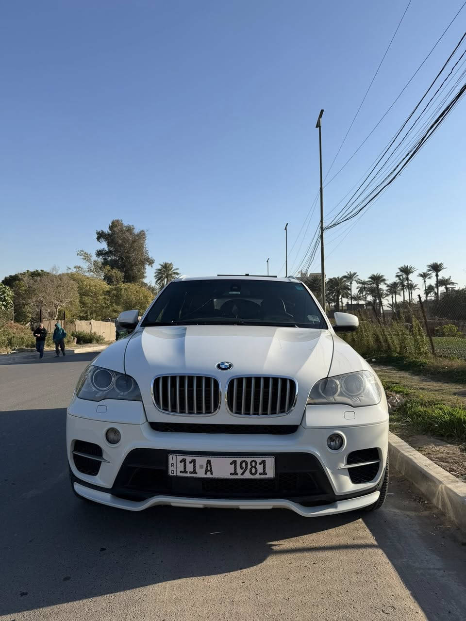 للبيع BMW X5 
2012
مكينه 8 سلندر توين توربو ٥٠٠٠
ماشيه 88 الف على ايدي سياره خليجي وكاله 
مكفوله كفاله عامه من صبغ وكلشي 
كير ومكينه مكفول 
رقم مميز  1981 بغداد 
مواصفات 
بوب شفط 
حساسات خلفيه 
كاميرا خلفيه 
صندوق كهرباء 
فتحه كهرباء 
XDrive 
كشنات خزن ميموري 
بصمه 
مثبت سرعه 
تبريد قطعتين 
نظام مساعده  على المنحدرات 
وباقي مواصفات خير من الله 
السعر 30 الف  
رقم السياره مميز 
مكان بغداد الاعظميه 
***********
