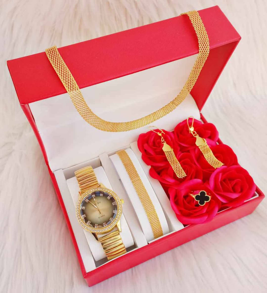 #هدايا #نسائية 🌷✨
#عروض #رأس_السنه🔥👇
اجمل الهدايا رجاليه ونسائيه 🎁
ســعر السيت ب 10 الـف 😍
والتوصيل 5 لجميع المحافظات❤️‍🔥
للحجز والاستفسار مراسلة الصفحة 
اذا مو نفس الي بالصورة توصلك (لا تستلمها) 
🔺ملاحظه: العلبه للعرض يجي السيت بعلبه هدايا
حجم صغير ✨واذا نفس العلبه سعر يختلف 
للاتصال ***********
واتساب *********** بغداد, العراق
