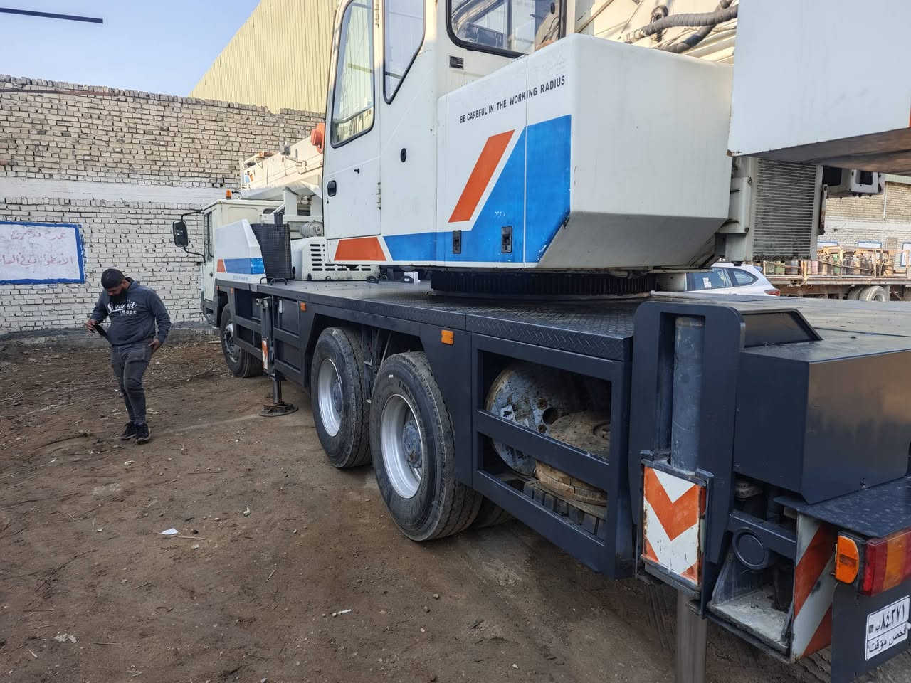 للبيع كرين 25طن زوم لاين مديل 2013اصل فول سيفتي مكفول محرك 6سوبر ليبرات فول ميكانيك *********** دخول جديد
