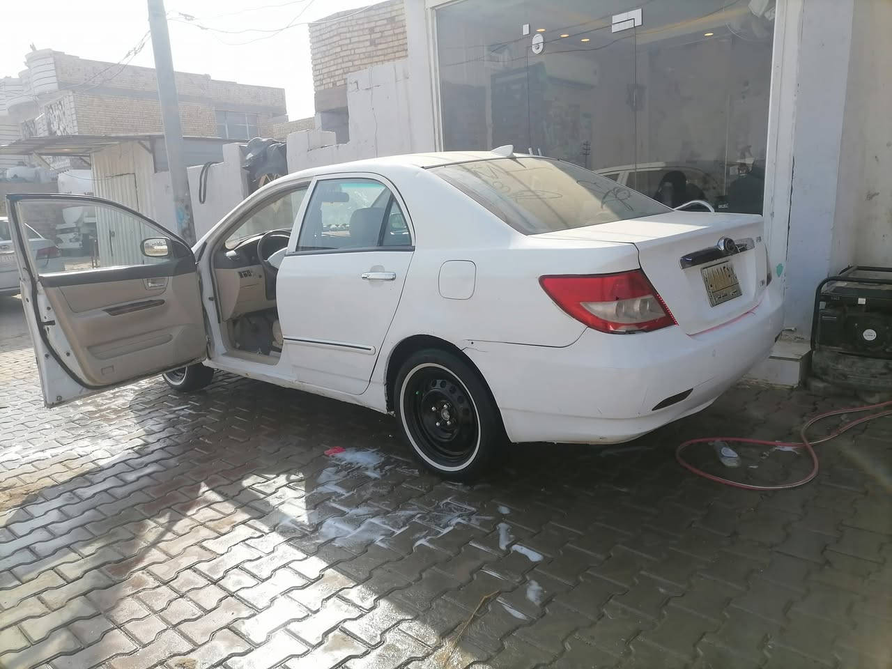 السلام عليكم
بي وايدي  اف 3 كير عادي ٢٠١٣  السعر 38
رقم ميسان بسمي 
كير مكينه حداديه تخم تاير خير من الله 
كهربايت كله شغاله 
داخله جديد
بيه جاملغ كدام  مبدل بدون دواخل 
مكاني واسط كوت مركز المدينه 
***********
 خاص مفتوح 👑❤️
