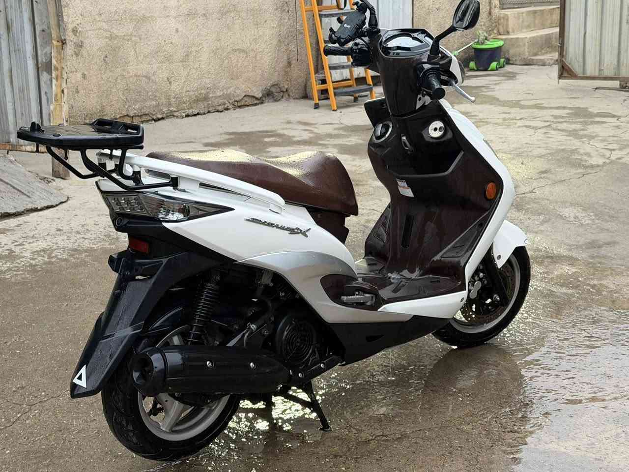 السلام عليكم دراجة سكنس فحل لد دراجة 
جديدة لوك مال رمبة يوم 1/19 نزلتها من الرمبة

دراجة مكفولة كفالة عامة 

مكاني الكاظمية 

سعرها 15 ورقة وبيها مجال 

للاستفسار ***********
