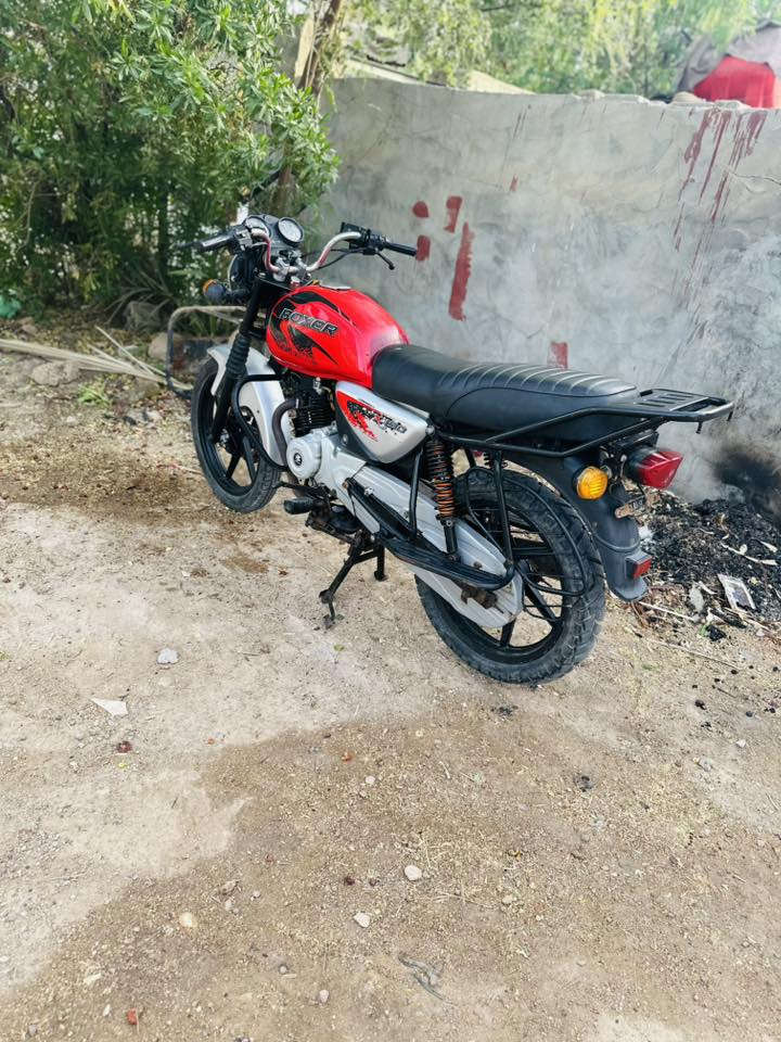 بوكسر موديل 19 دراجه نضيفه وجاهزه محرك مكفول دراجه جاهزه السعر 1200 وبيهه مجال مكان كربلاء الرقم ***********
