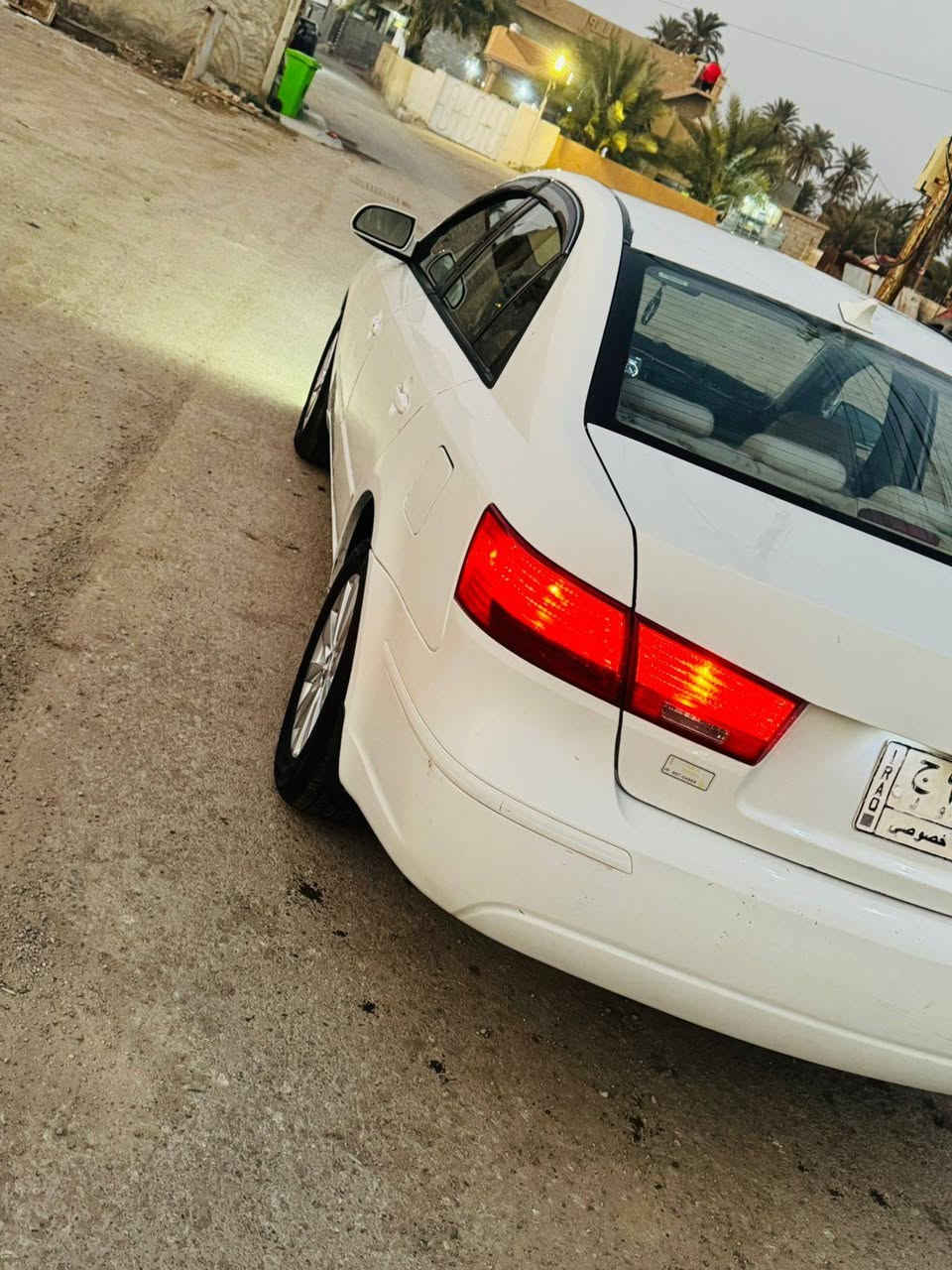 سوناته 2009 وراد امريكي
رقم بغداد مشروع وطني
تحويل ثاني يوم

ضررها باب خلفي
مبدل بلادي من امريكه
بدون دواخل وشواصي الغوالي 
بيه صبغ خمس قطع
بيع احزام
محرك جديد2400 مال حاويه صار 10 ايام من شديتها
صدر امامي خلفي جديد
باتري جديد
كهربائيات كله شغاله

  مواصفات
داخل بيجي
تحكمات استيرن
تحكم مري
ويل لمتت
سياره جاهزه من كلشي
سعر 97 وبي مجال
*********** واتساب بي بس أثير
*********** المكان ديالى بلدروز
