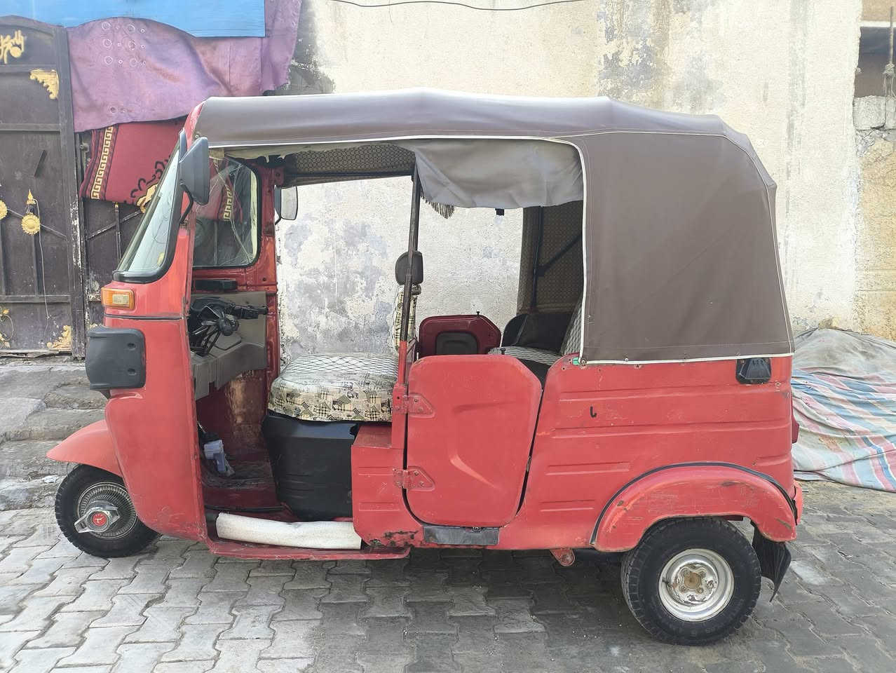 سلام عليكم تكتك للبيع 2018السعر 5و300وبيه مجال تكتك رقم وسنويه رقم الموبايل‏‪0771 589 7508‬‏
