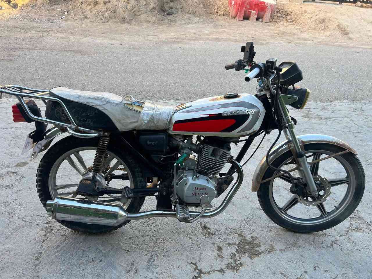 دراجه سيفان 2020 مكينه ما مفتوحه شلعه خير من الله سلف شغال سعر 350 بيها مجال
شهربان ***********
