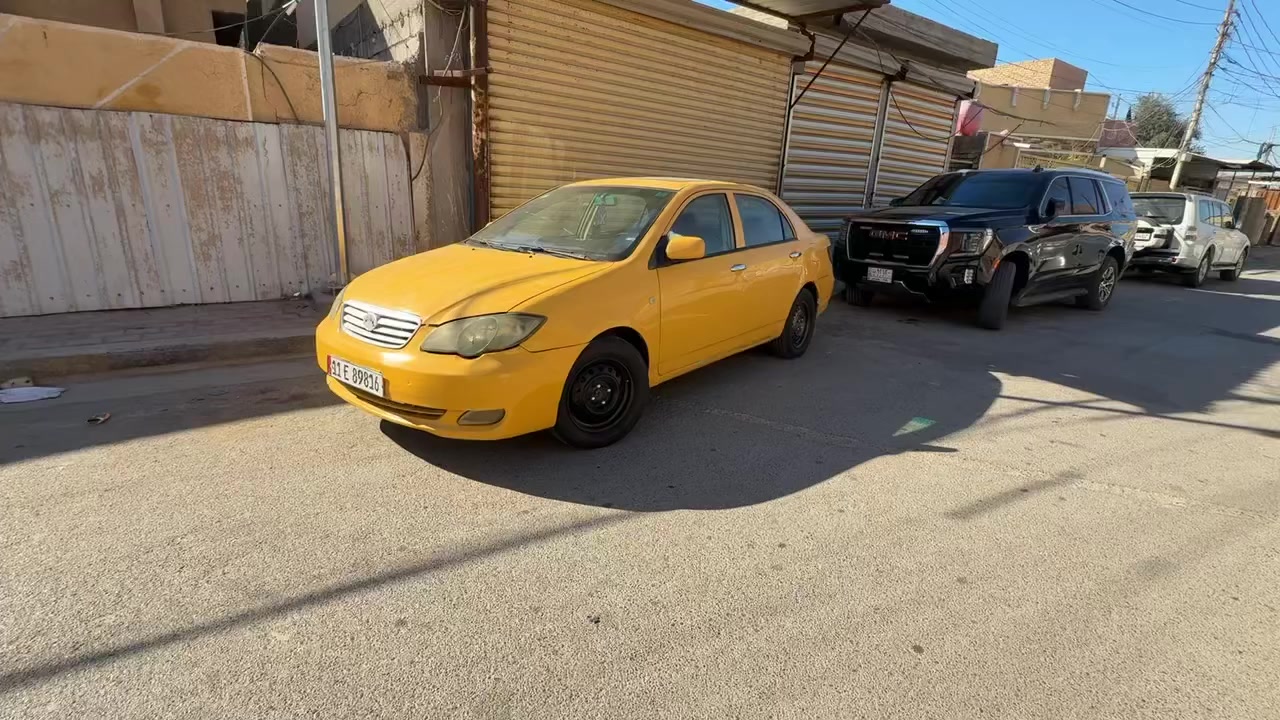 السلام عليكم بي واي دي f3 2013  كير عادي المرغوب مكفوله كفاله عامه شرط السونر ضربة صبغ تبديل حتى الهلالات كفاله شرط السونر مكينه  وكير  مسيوبيشي توهن مشدودات مصارلهن شهر صدر تخم تاير منضومه تبريد كله جديد.  سياره جديده ومناقصها شي رقم بغداد انكليزي تحويل مباشر هيئة غرامات صفر مكاني بغداد سعرها 57 وبيها ومجال حك الجيه 
رقمي.
***********
