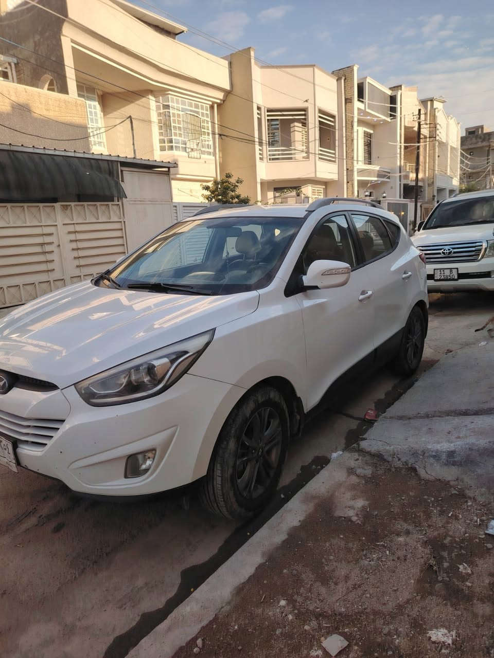 السلام عليكم
توسان ٢٠١٤ خليجي مكفولة من الصبغ والتبديل 
ماشية ١٢٠ 
رقم بغداد تحويل مباشر 
مكان السيارة بغداد / السيدية 
السعر  ١٥٣ وبيها مجال 
للاتصال : ***********
