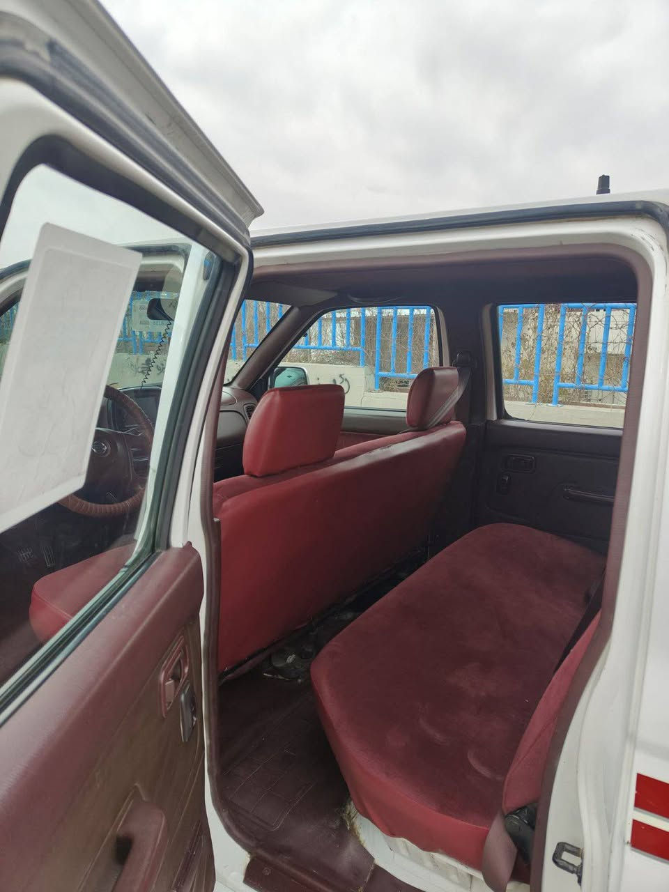 نیسان 2010 بۆیاخی 4 پارچەی ڕەشە لەسەر ساغی سۆنەریم داناوە هیچ ناوگرتنێکی نیە دینارێک مەسرەفی نیە گێڕو مەکینەو ئەسل و هەموو گیانی بەشەرت تەحویل و خرامە بەشەرت سعری 123 وەرەقەو کەمێک مەجال  
*********** السليمانية, العراق
