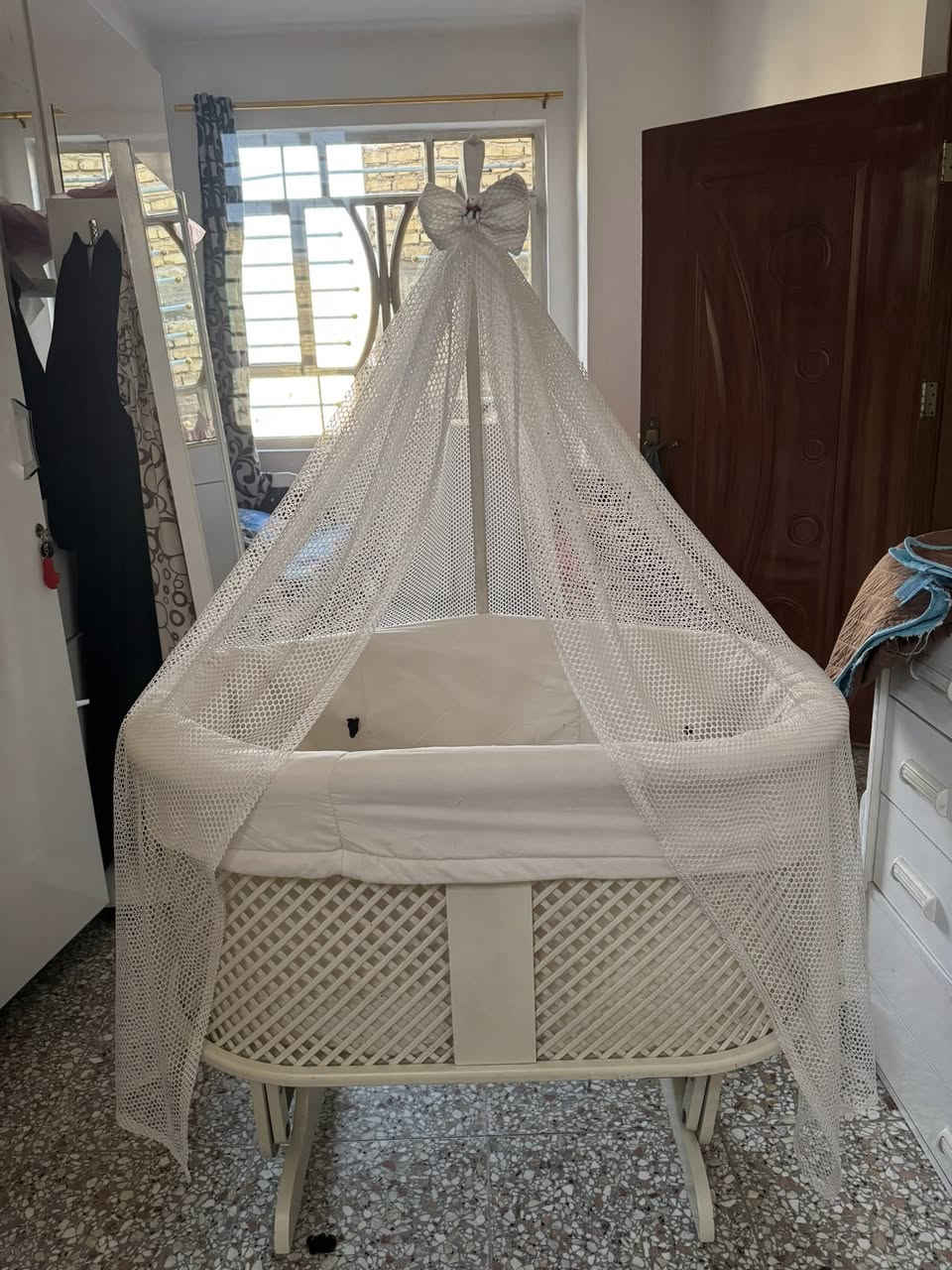 كرسي  اطفال هزاز وسرير للبيع
العنوان شعب توصيل ماعندي اسعار السرير ب ١٥٠ 

الكرسي ب ٣٠  نظيفات استخدام قليل
السرير وياه ٣ دواشك اثنين الاصليات مالتة خفيفات وواحد اسفنج ارتفاع ١٠ سم اني سويتة


**إذا كنت صاحب هذا الإعلان وتريد حذفه لأي سبب، رجاءا أرسل رسالة إلى الدعم الفني**