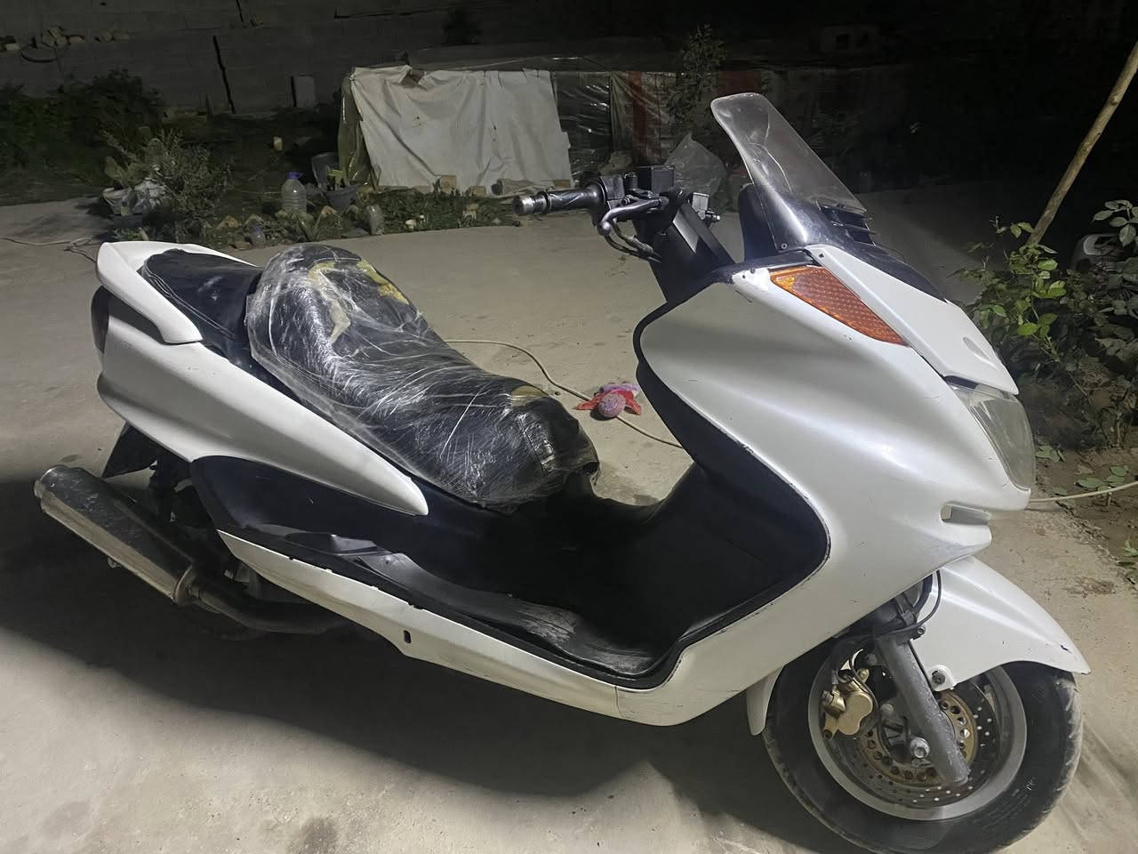 السلام عليكم ماجسته للبيع مكينه جديده شلعه معدل دراجه حلوه سعره ٥٠٠بيه مجال مكان الشعله رقم الهاتف ***********
