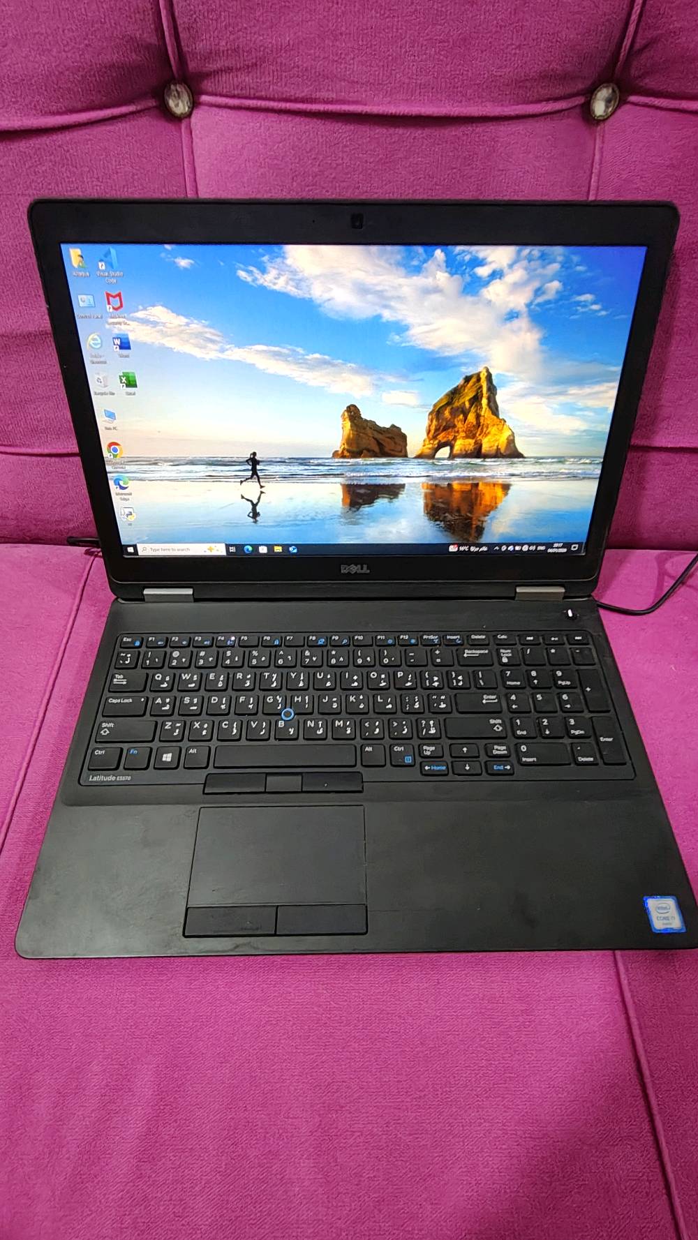 اللابتوب المعروض للبيع هو Dell Latitude E5570 بحالة ممتازة. يحتوي على معالج Intel Core i7-6600U بسرعة 2.60 جيجاهرتز، وذاكرة RAM بحجم 8 جيجابايت، وكرت شاشة AMD Radeon R5 M360 بمساحة 2 جيجابايت. السعة التخزينية 256 جيجابايت نوع SSD. الجهاز نظيف ويعمل بكفاءة عالية.

إذا عندك اهتمام أو أي استفسار، لا تتردد تتواصل وياي.
