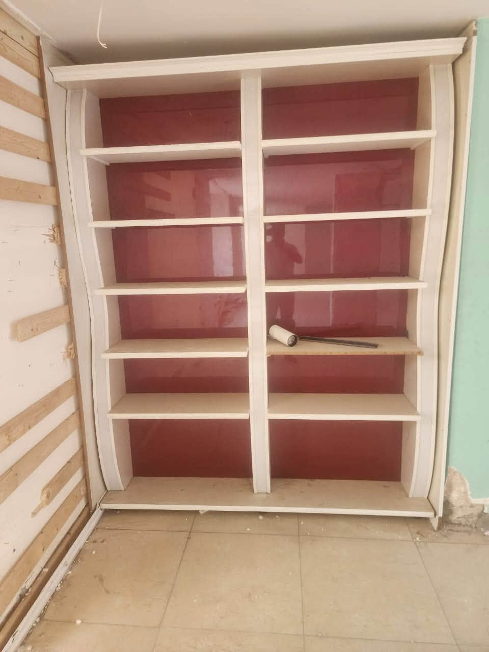 سلام عليكم ديكورات للبيع رفوف ديكور محلات كوزمتك عطور ساعات جنط اي شي يصيرن للاستفسار الاتصال ***********المكان بغداد
