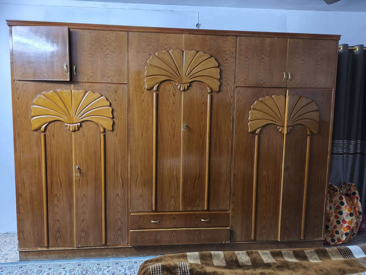 غرفة نوم للبيع 👇👇👇اتصل على هذا الرقم ***********
