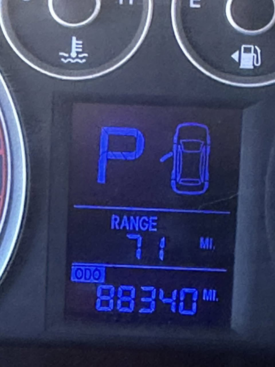 سلام عليكم النترا هونداي محرك دوش  2000 وارد امريكي  بيها قطعه واحده بدون صبغ  موديل 2011 المكان ديالى بعقوبه السعر 105 وبيها مجال للاستفسار ***********
