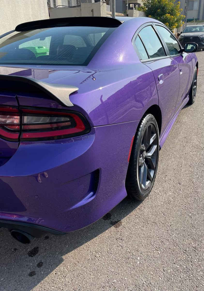 السلام عليكم
جارجر موديل 2023 GT 
سياره ستخدام شخصي جديده 
 حادثهه بجم 
صبغ دعاميه وبنيد 
وتبديل بوب جهه السايق واجلغ امامي ايسر 
والجاملغ الايمن بيه بارد 

رقم بغداد 

مكاني بغداد 
***********
