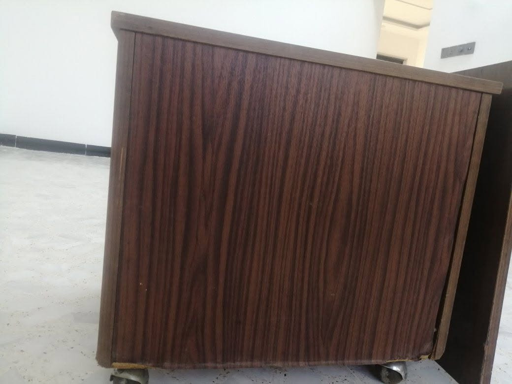 مكينة خياطة بولوني اصلي نضيفة وشغالة مع ميزها الاصلي
السعر ١٢٥ بيها مجال


**إذا كنت صاحب هذا الإعلان وتريد حذفه لأي سبب، رجاءا أرسل رسالة إلى الدعم الفني**