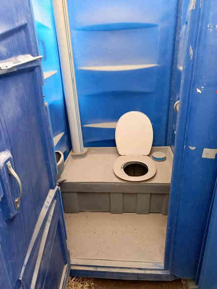 سلام عليكم حمام تواليت امريكي مشترك 
سعره 350 مكان بغداد جرف النداف 
***********
