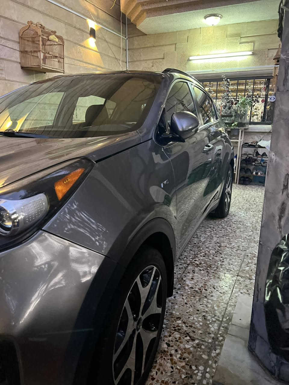 السلام عليكم
كيا سبورتج وارد امريكي 
موديل 2019 sx اعلى فأه بالسبورتج 
حادثه يوصلك صوره على الوتساب 

مواصفاتها؛: 

١- كشنات تدفأه تبريد 
٢- استيرآ تدفأه 
٣- كامره دواره مع حساسات 
٤- شاشه كبيره 
٥- تحكمات مع شفتات ستير آ
٦- ليتات زنون مع  دوران الاستيرآ
 ٧-جنطه كهرباء 
٨- إشاره ترحيب 
٩- تدعم ٣ انظمه صرف وقود 
١٠- تشغيل بصمه مع بيبان مع جنطه 
١١- تبريد قطعتين 
١٢- بنوراما 

مكان السيارة  بغداد الدورة 
رقم صاحب السيارة 
*********** 

السعر :: اطلبه بالتعليقات يصلك خاص 📩

#ادارة_الصفحه ⚡

ملاحظه / 🔴
مدير الصفحه غير مسؤول عن بيع وشراء واصوليات السياره نحن صفحه لعرض السيارات فقط.
