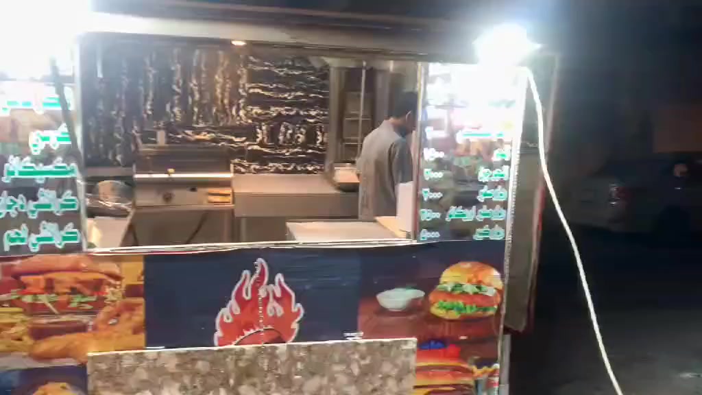 🔴 للبيع | كرفان مطعم متنقل جاهز للعمل 🔴
كرفان مطعم متنقل مرتب ونظيف، شغال وجاهز للعمل فورًا،
مناسب لبيع البركر، السندويشات، الوجبات السريعة وغيرها.
✅ الهيكل متين
✅ تصميم جذاب ولافت للنظر
✅ الستوتة رقمها جديد
✅ سنوية موجودة
✅ سهل النقل والعمل بأي مكان
📍 السعر مناسب وقابل للنقاش الجدي
📞 للتواصل واتساب: [0774093619]


**إذا كنت صاحب هذا الإعلان وتريد حذفه لأي سبب، رجاءا أرسل رسالة إلى الدعم الفني**