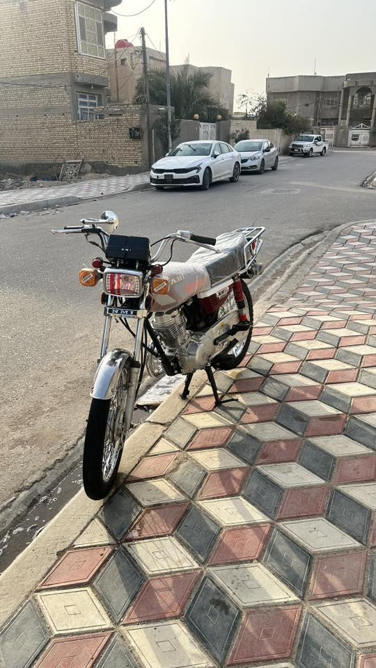 السلام عليكم دراجه نامه للبيع مديل 2020 اوراق اصولي دراجه كامله ما عايزه برغي مكينه بلاد عل وضع الشركه ‭0785 808 3018‬
