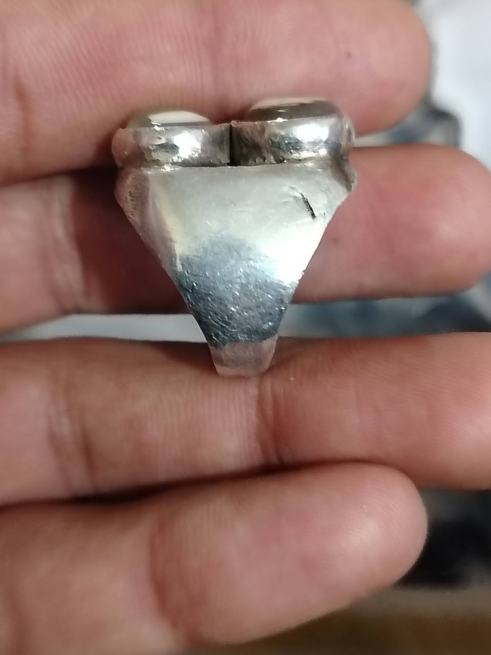 السلام عليكم احبائي محبس سليماني جدآ قديم هلال صياغه قديمه طاقه قويه مال ايام زمان الصيل السعر خاص العلوان بغداد شراي اهلن وسهلن رقم الهاتف ***********
