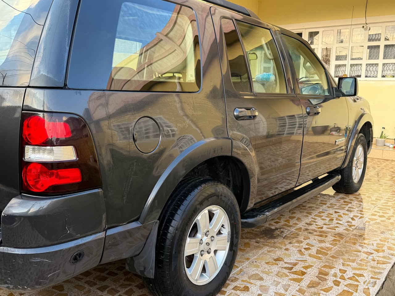 سلام عليكم فورت 2007 شركت نيفه غاز بانزين دافتر غاز دفتر بانزين رقم ربيل دوالي 7 مقعد تبريد مركزي مثبت سرعه صدر خلفي وئمامي جديد صبغ حزام اثر جراد بس وصبغ دارج واله قطر معون مابي بس قبق صندوك بي بس ///// سعر 90 بيهه مجال شي قليل مكان سيار كركوك 

*********** بغداد, العراق
