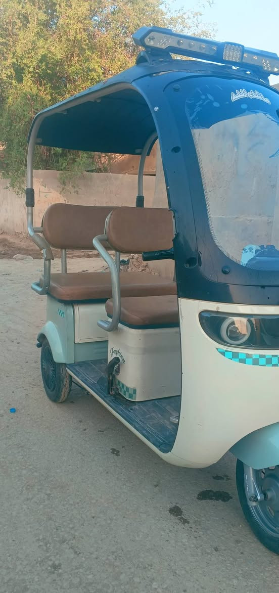 تك تك شحن جديده استخدام قليل مديل 25  السعر 900
العنوان بابل ـ ‏‪***********‬‏ واتساب
