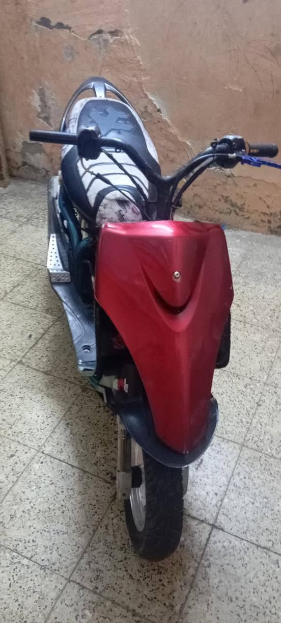 دراجه ماكس عدله للبيع ماناقصه أي شي دراجه خير من الله دراجه كلجات رياضي بلاد دراجه بوشه 55 شلعه ومعدل مكان بصره جزائر  السعر 450 وبيه مجال  ***********
