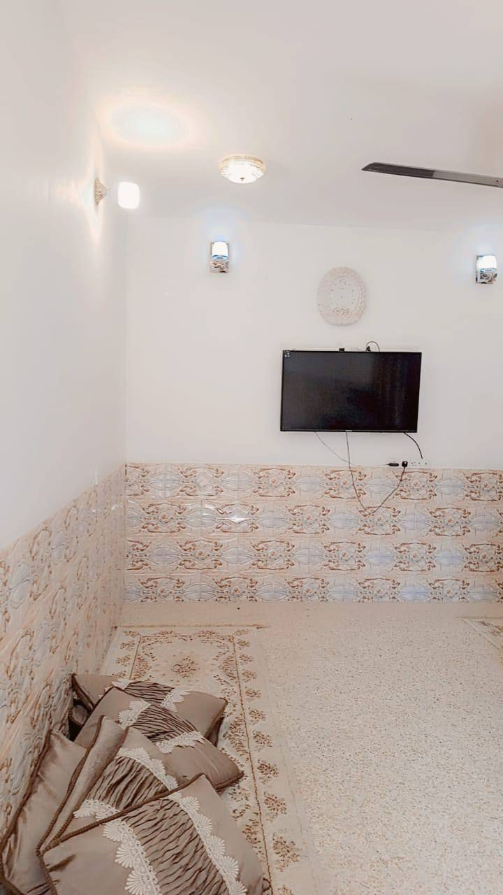 الدار للبيع
زراعي سند ٢٥ مشمول بالتطويب   خدمات كامله ماء وكهرباء 
يقع في حي الغدير طريق ديوانية دغاره يبعد عن تقاطع النسر ٢ كيلو 
المساحة ٢٢٥ 
طابق واحد غرفتين وصالة وبراني ومطبخ وممرات ٢وحمام داخلي وحمام خارجي وكراج خارجي 
للاتصال واتساب ***********
