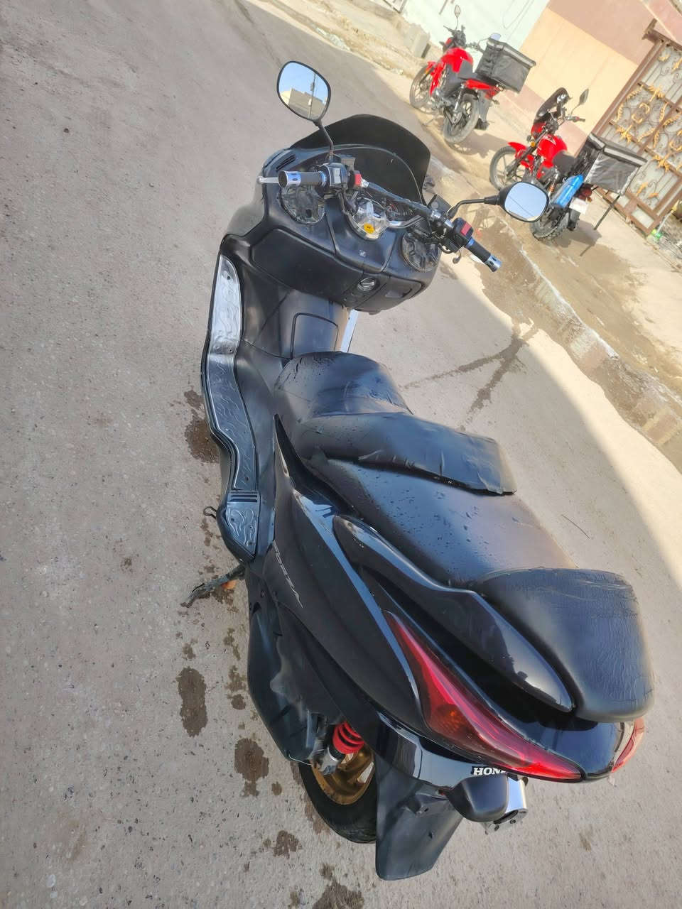 السلام عليكم
فورزه 80 عميه  نضافه 95/100 كهربائيات كله شغاله لايت زنون تايرات جدد ويل ذهبي  ستان حساس  امبيثري مسجل شغال شلعه معدل فوللل ترايك وين متريد لا تنقيص ولا تبخير فقط اوراق مابيهه اكفلك سرقه وعشاير السعر 850وبيها مجال حك الجيه او مراوس بايراني او دايوان نضيف يرهم مكاني بغداد ابو غريب 
***********.   ***********
