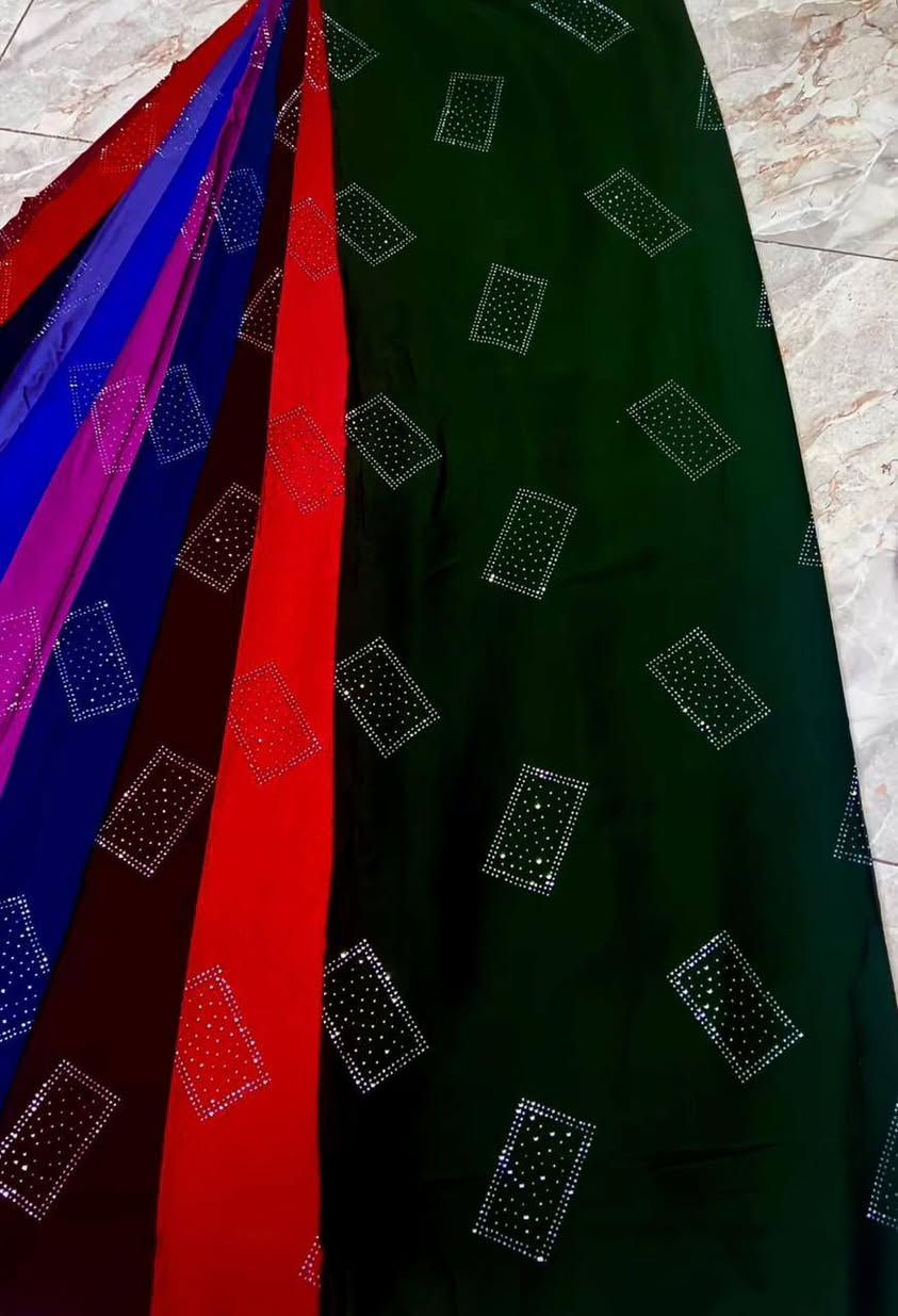 كشمير كابوي ثقيل ستراس 5 نقشات محلات اقمشة عقيل المندلاوي بغداد الشورجة خان رحمة الله ***********
***********
