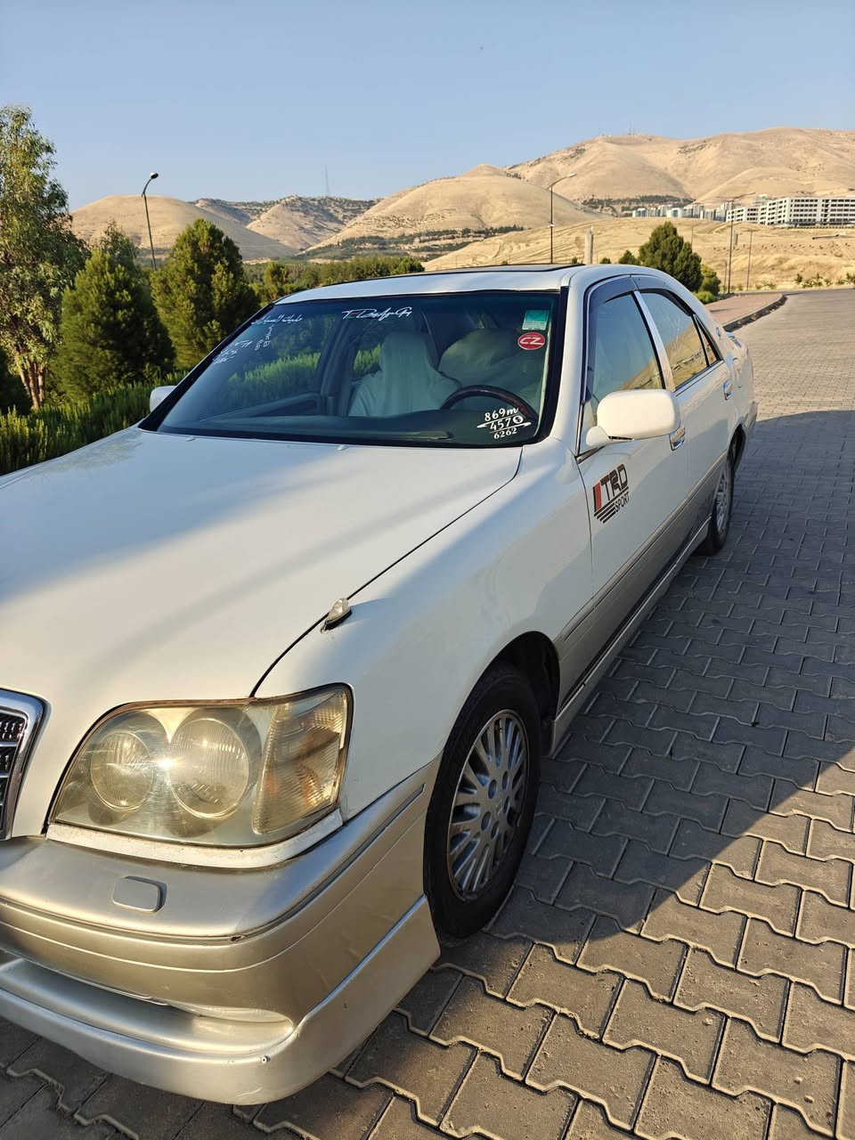 مەلیکە موس d4 171
مەکینە بچوک 2003
دو دوگمەی پەردە195 هەزار ڕۆشتوە
ناو زەرد داشبورد نەجەف
نمونەیە لە جوانی 
ئەشیای ناو سنوقی کامل تیایە
تایەو ویلی تازە 
هەمو ڕۆنەکانی تازە گۆڕاوە
تاقم پێشو دوای تازە داگیراوە
سەیارەکە قرچێکی دوای هەیە ماباقی کەپسە
کۆدی بۆ کراوە
سلێمانی گۆڕینەوەش دەکەم لەگەڵ شاهینەیی موس یان ئاڤانتی ساخ کۆدیان هەبێت***********
