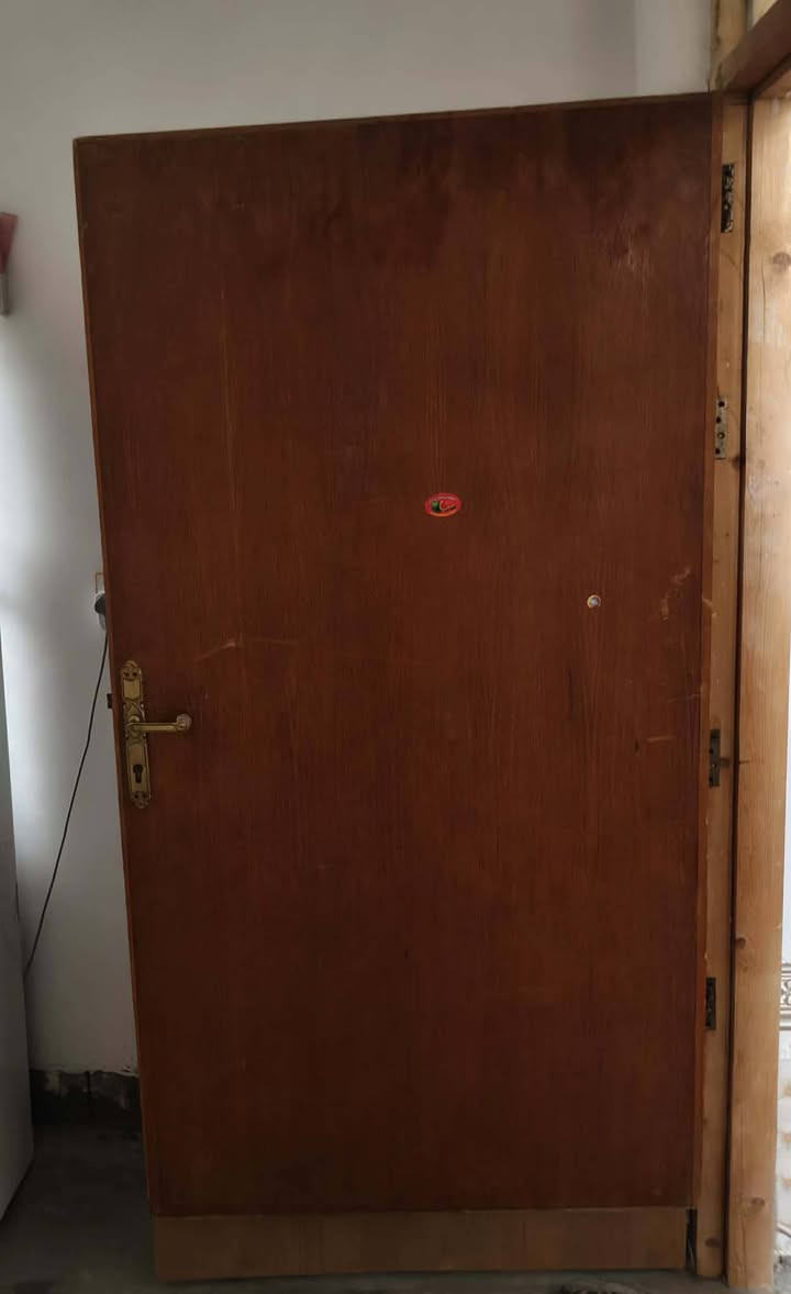 سلام عليكم بيبان للبيع لعد 2 توصل على رقم ‏‪***********‬‏
