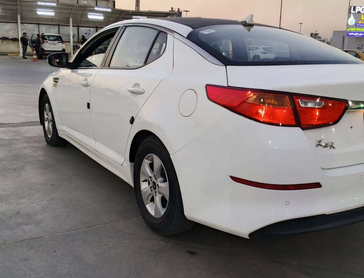 السلام عليكم كي 5 للبيع ⚠️
دخول جديد ⚠️
سياره جاهزه ما بيها اي نقص ⚠️
محرك 2400 كير كفاله ⚠️
تبريد 🥶 السياره غاز غاز غاز
كهربائيات حداديه جديده ⚠️
خمسه ويلكم ⚠️
بها قصه جنطه⚠️
ادوات ادوات ادوات ⚠️
سياره ما بيها اي نقص 🤔
السعر 52 ورقه 💵 وبيها مجال 
العنوان بغداد //***********//
