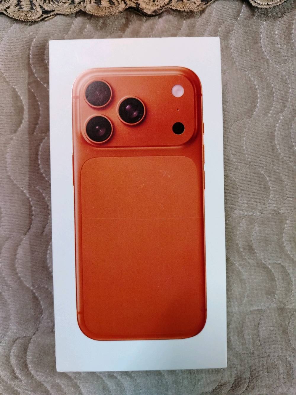 جهاز ايفون 17برو ماكس لاكن نضام اندرويد 